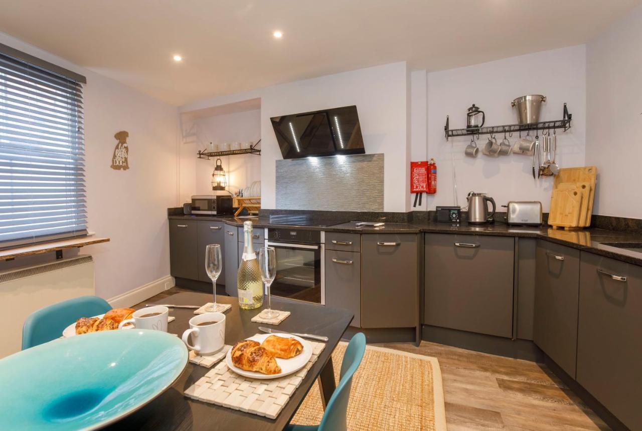 The Holgate Hideaway With Hot Tub Holiday home *