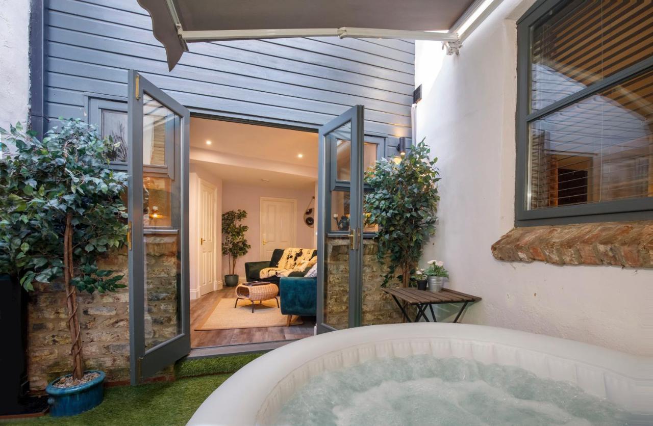 The Holgate Hideaway With Hot Tub York