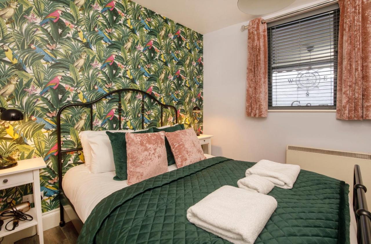 The Holgate Hideaway With Hot Tub Holiday home *