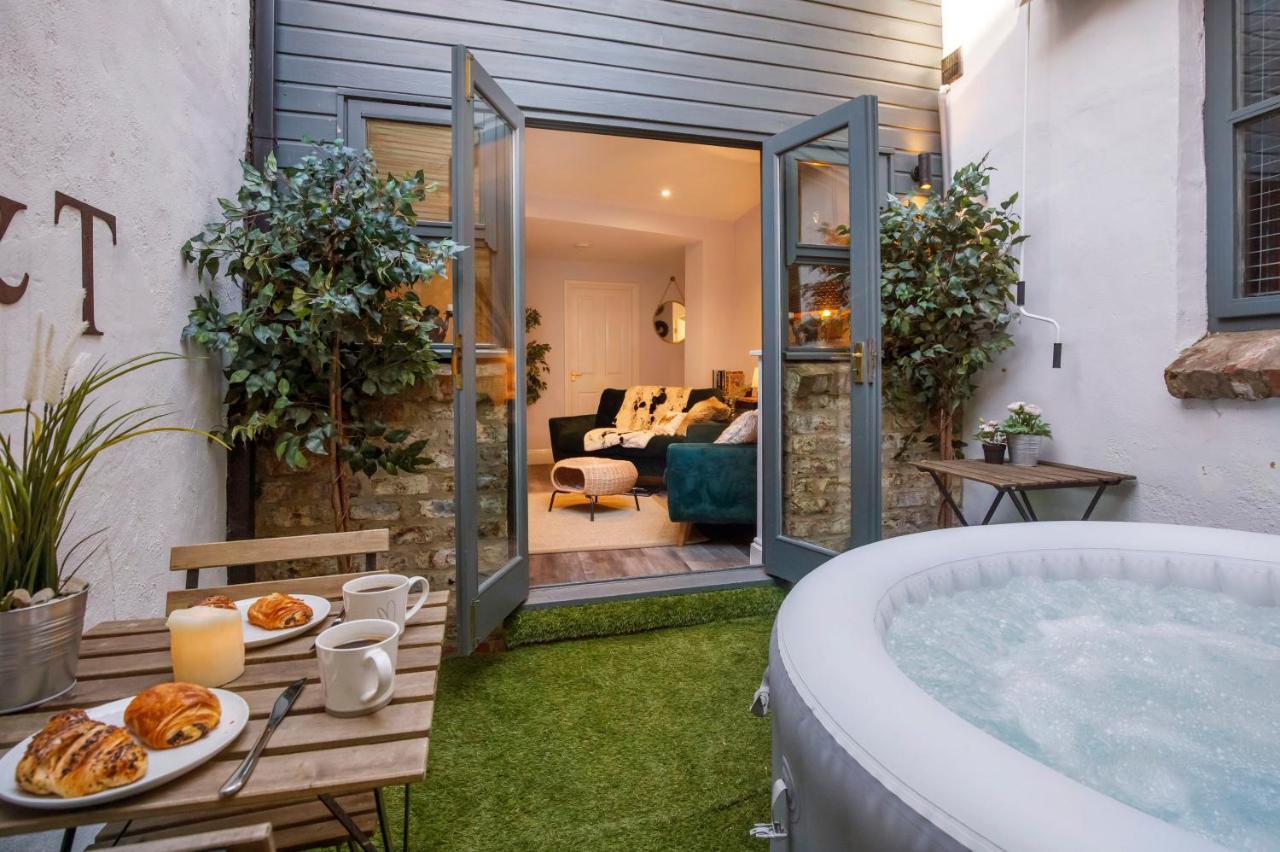 The Holgate Hideaway With Hot Tub York
